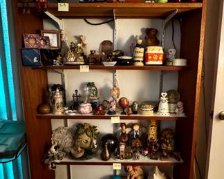 Figurines and other decorative items, clocks 