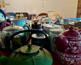 Tea pots 