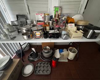 Cooking appliances and bakewear