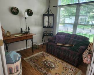 Plaid love seat, nice curio stand