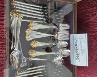 Flatware set