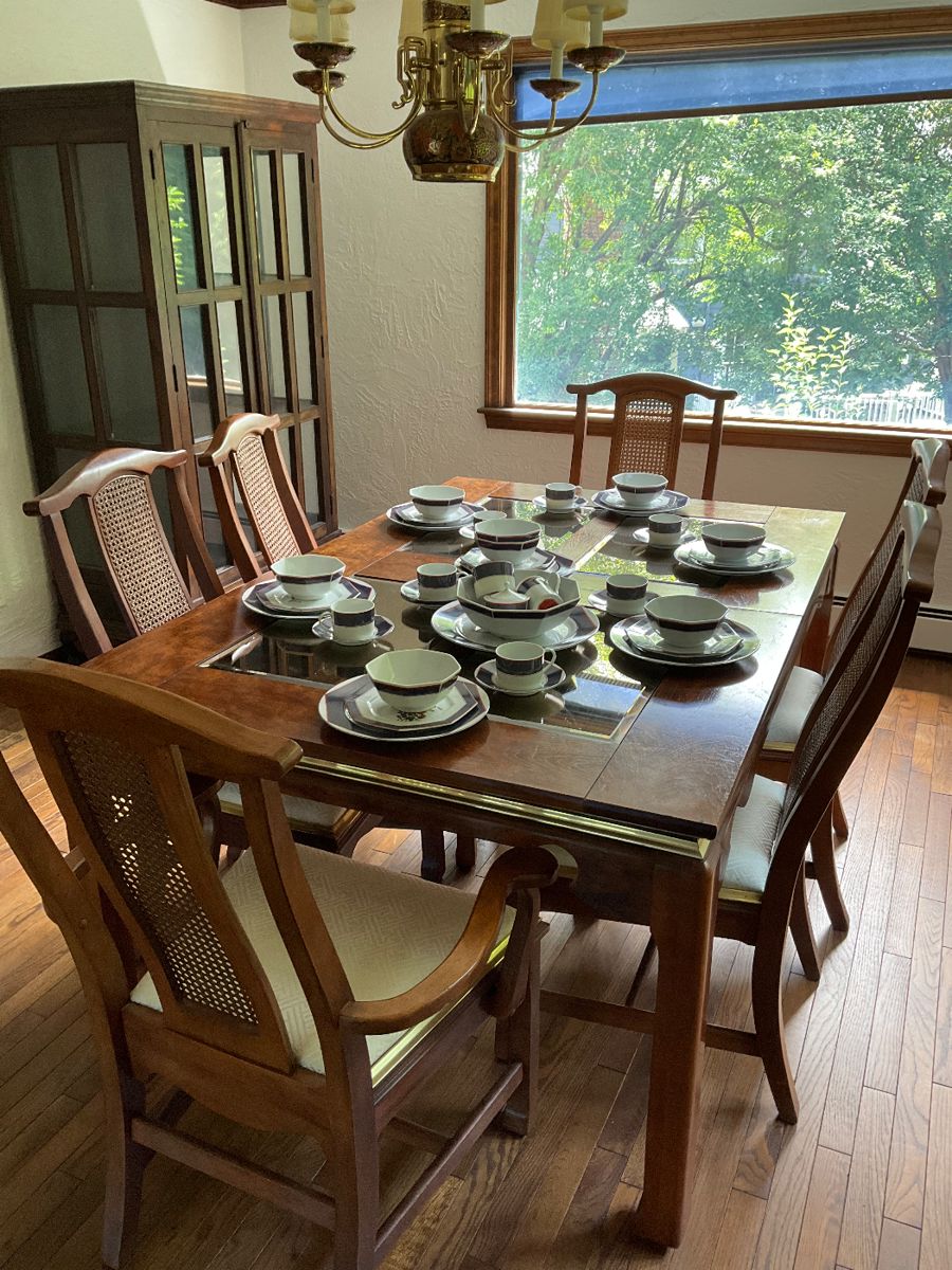 DNING ROOM TABLE AND 6 SOLID CHAIRS