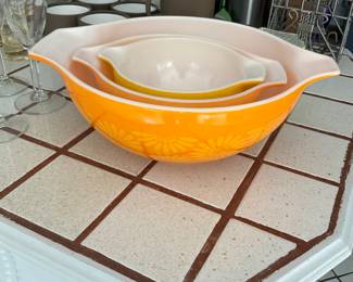 PYREX BOWLS