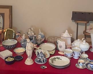 milk glass pieces, mini tea sets, 