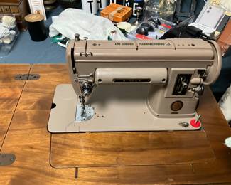 Singer sewing machine table