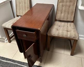 Double drop leaf, gate leg table