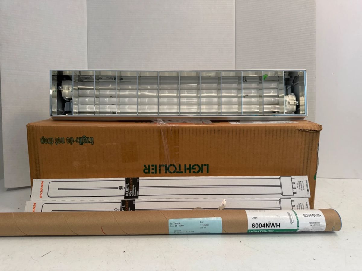 NIB Lightolier Lyteflood Track Light, Track & Lightbulbs +