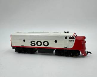 Vintage Tyco HO Scale Soo Line 2203 Diesel Locomotive Engine	