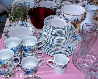 Dinnerware Sets