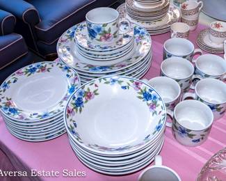 Dinnerware Set
