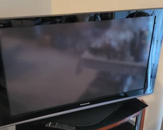 Panasonic TV also there is
3 small vintage portable box tvs