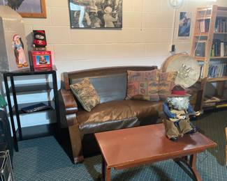 VINTAGE LEATHER SOFA