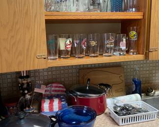 KITCHENWARE AND BEER MUGS