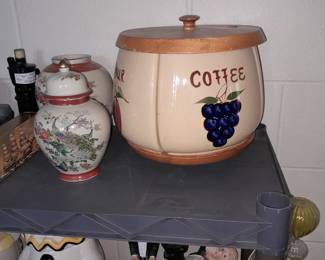 Canister set that spinls