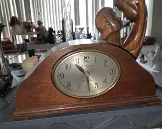 Mantle clock