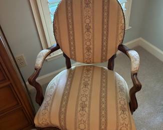 ANTIQUE PARLOR CHAIR.