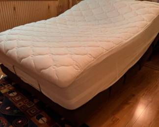 Beautyrest Plush Mattress w/ Rize Lift Platform & Massager Retail Value $1,000