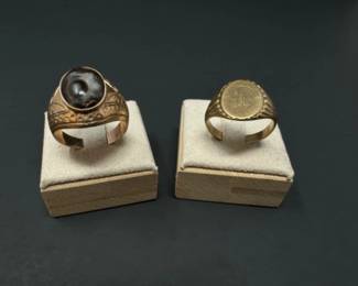 18k Gold Ring & 10k Victorian Style Signet (5.28g-6.18g)