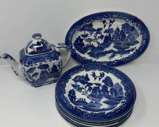 Moriyama Blue Willow Platter Set & Teapot