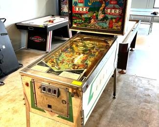 Williams Shangri-La Pinball Machine