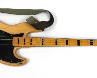 Squier Jazz Bass Electric Guitar, 4-String