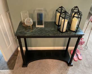 NICE SIDE TABLE