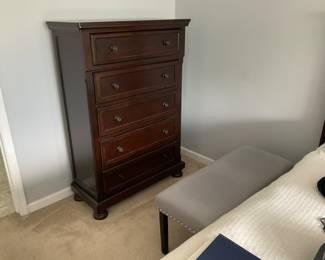 CHEST OF DRAWERS ,LIKE NEW