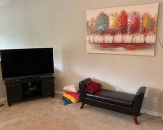 NICE FLAT SCREENS, WALL ART,