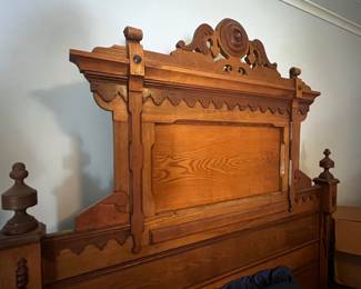 Eastlake full bed with cathedral headboard $600 obo