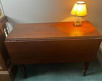 Antique parsons drop leaf table
