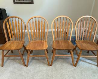 4 oak Windsor chairs