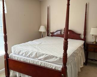 Queen 4 poster bed