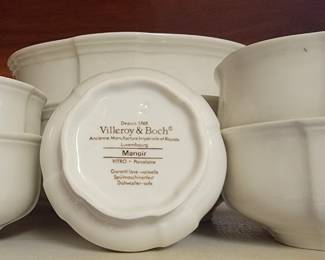 Villeroy & Boch "Manoir" dish set.