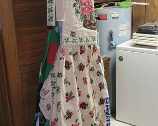 Kitchen aprons 