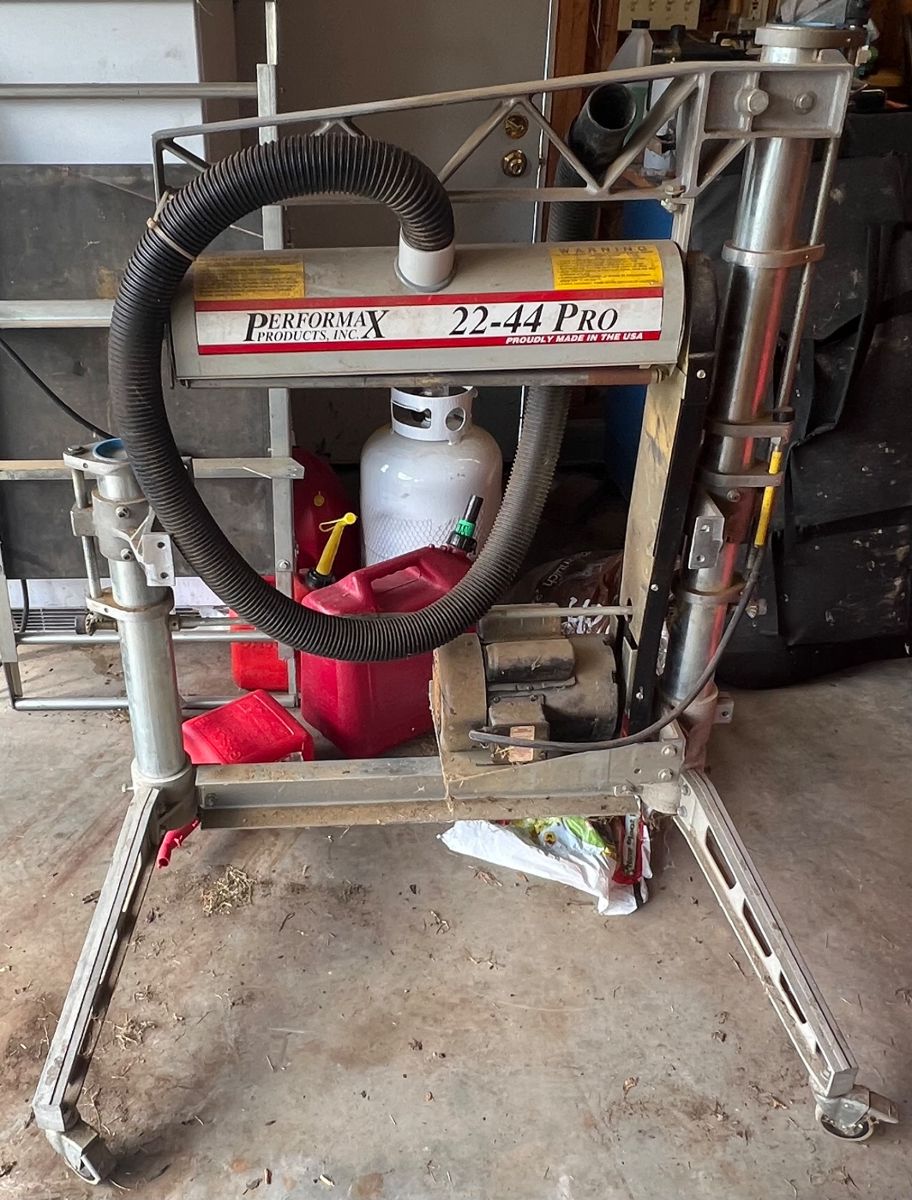 Kewaskum Estate Sale ALL MUST GO !!! starts on 7/12/2024