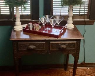 Pegged wooden table with drawers