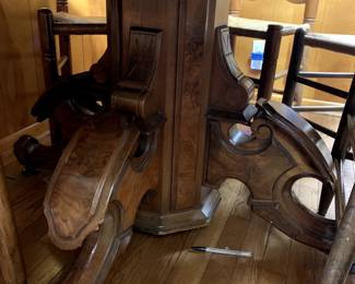 #7	Round Table w/8 chairs 48x29	 $275.00 
