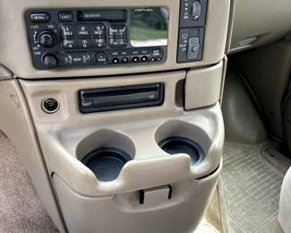 1998 GMC Safari SLE Model - v6 Engine  $3000 or best offer  (has minimum)