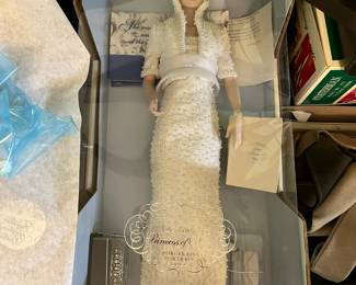 #241	Franklin Mint porcelain Princess Diana	 $25.00 
