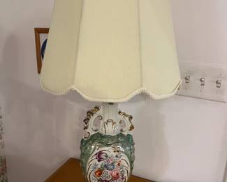 #129	Porcelain Gold-Painted Rose Scene w/shade - 30" Tall	 $75.00 
