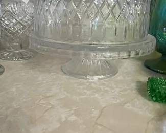 #195	Heavy Leaded Crystal Cake Pedestal Display w/Leaded Glass Cover - holds 10" Round 	 $30.00 
