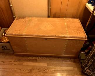 #25	Modera Hope Chest 42x18x21	 $125.00 
