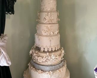 #198	Sequined Triple Tier 7-tiered Cake Mold - All Cream - approx. 50" 	$25
