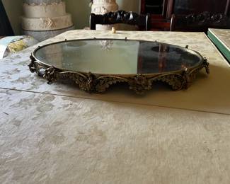 #104	Antique Gold painted Metal Base Oval Mirror Display Stand - 22x15	 $75.00 
