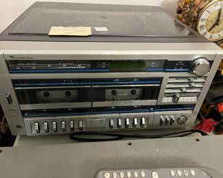 #140	Sears SR304 - 91867450 Turn Table/Dual Cassette	 $50.00 
