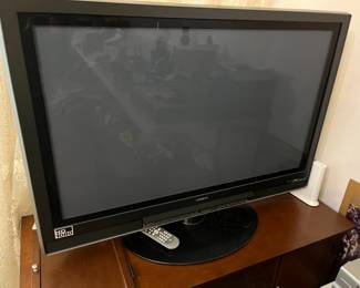 #138	Hitachi HD1080 TV - P42H401 - 42" w/remote	 $75.00 
