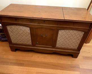 #31	General Electric cabinet stereo 46x16x28 heavy	 $45.00 
