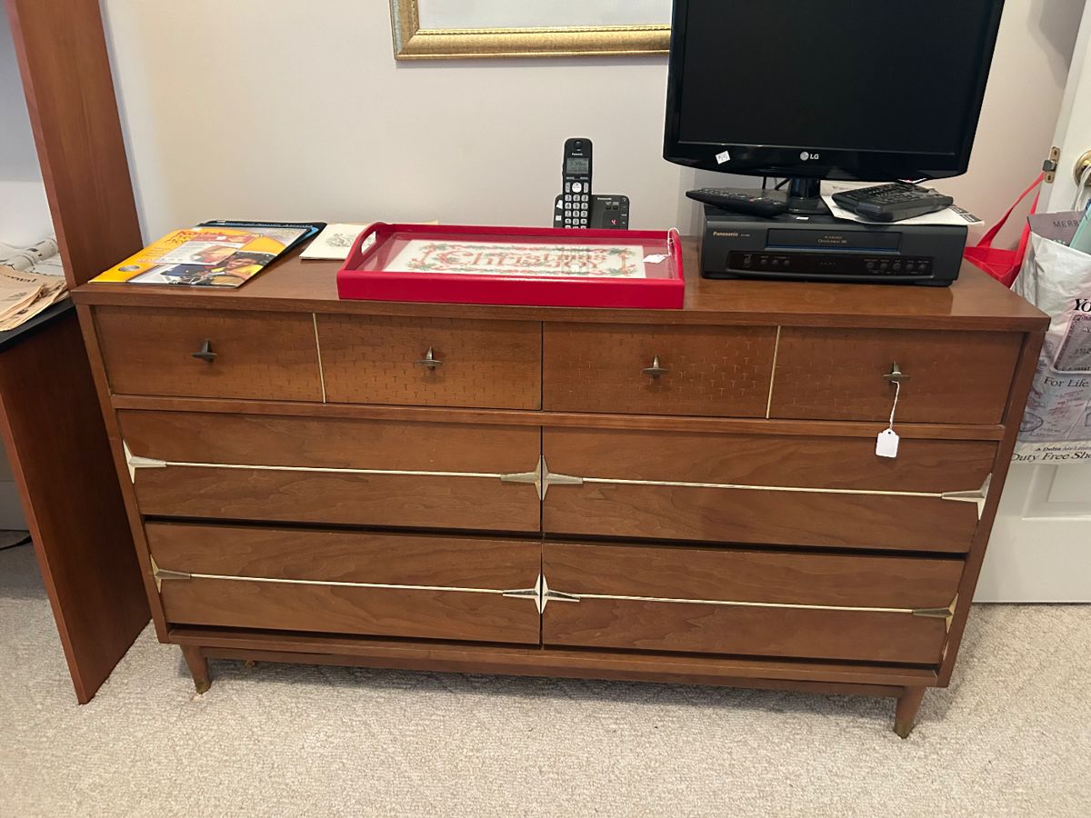 MCM Kroehler dresser