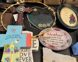 Knick knacks and decor items