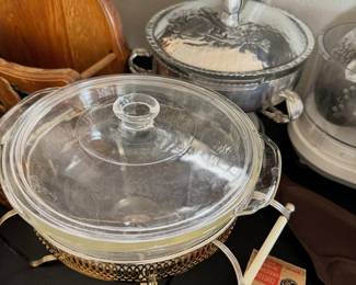 Glass bowls with cradles
